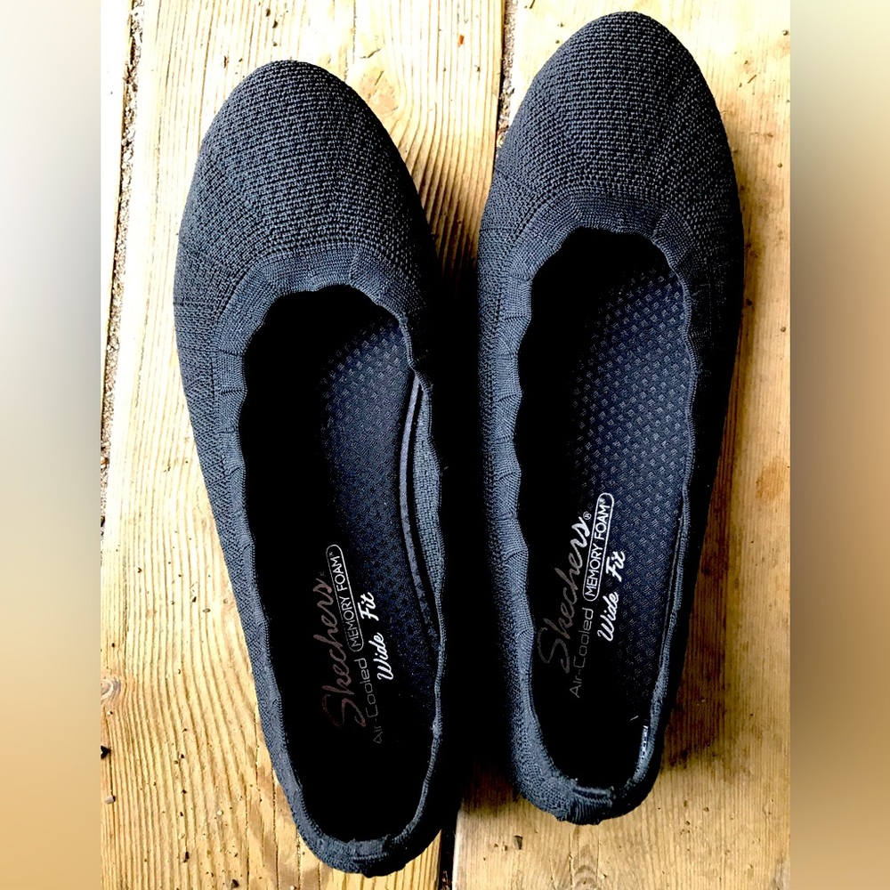 Sketchers Cleo knit Woman’s Shoe Sz9